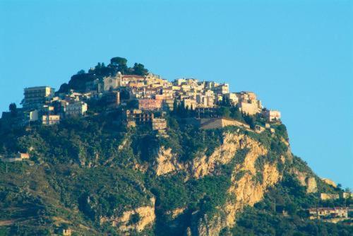 Sporting Baia Hotel Giardini Naxos Exterior photo