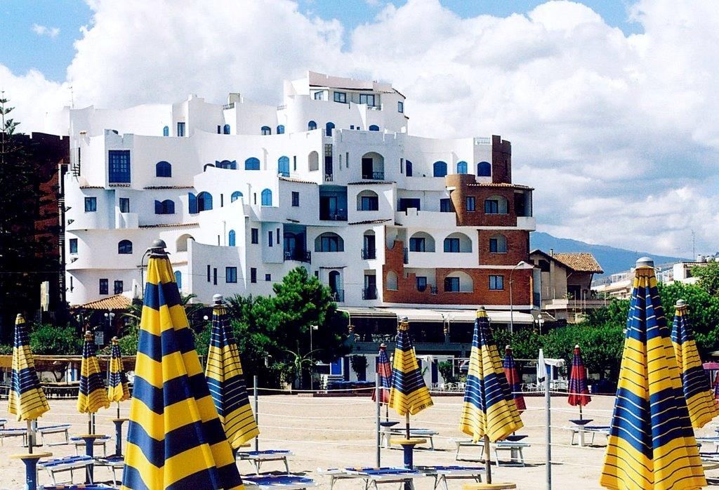 Sporting Baia Hotel Giardini Naxos Exterior photo