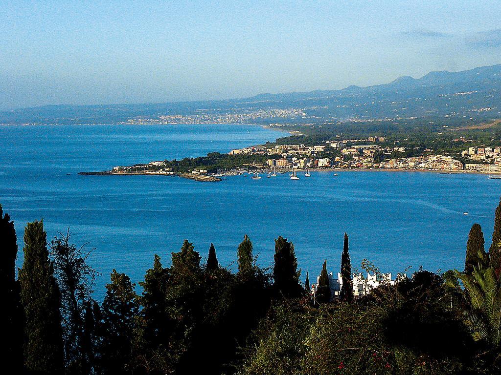 Sporting Baia Hotel Giardini Naxos Exterior photo