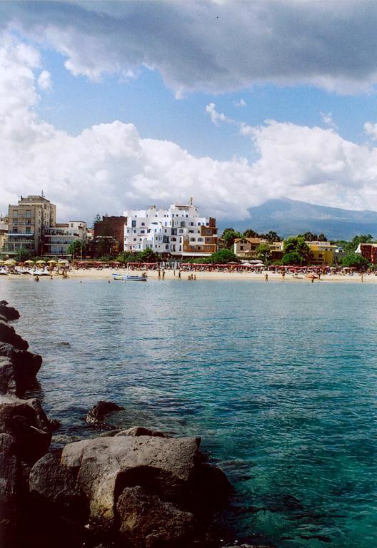 Sporting Baia Hotel Giardini Naxos Exterior photo