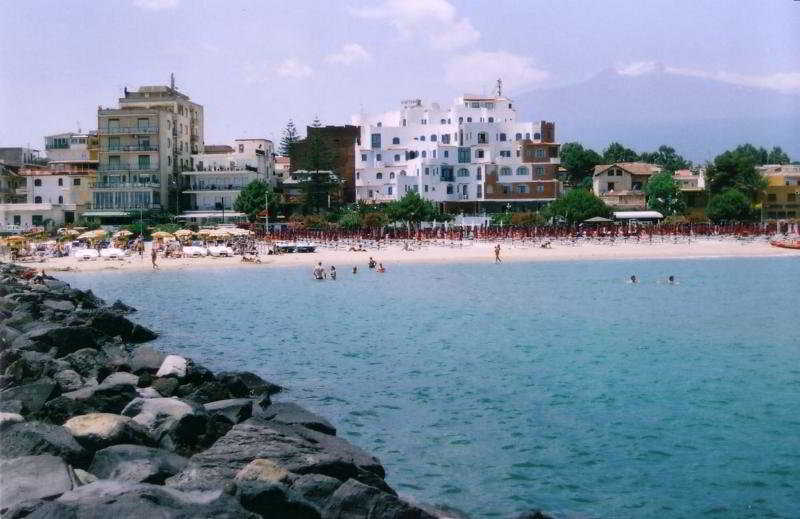 Sporting Baia Hotel Giardini Naxos Exterior photo